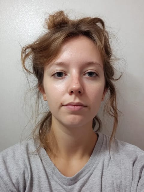 Hannah Lewis - Grin Nosh